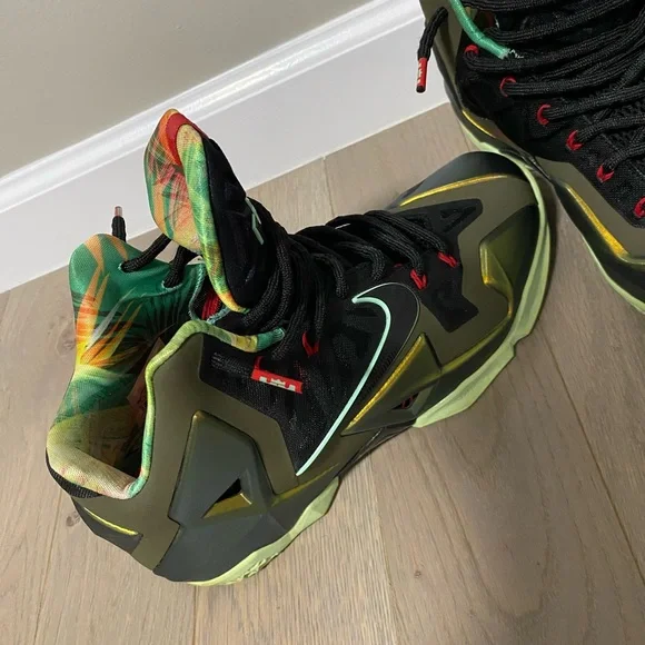 Lebron XI - Picture 8 of 16